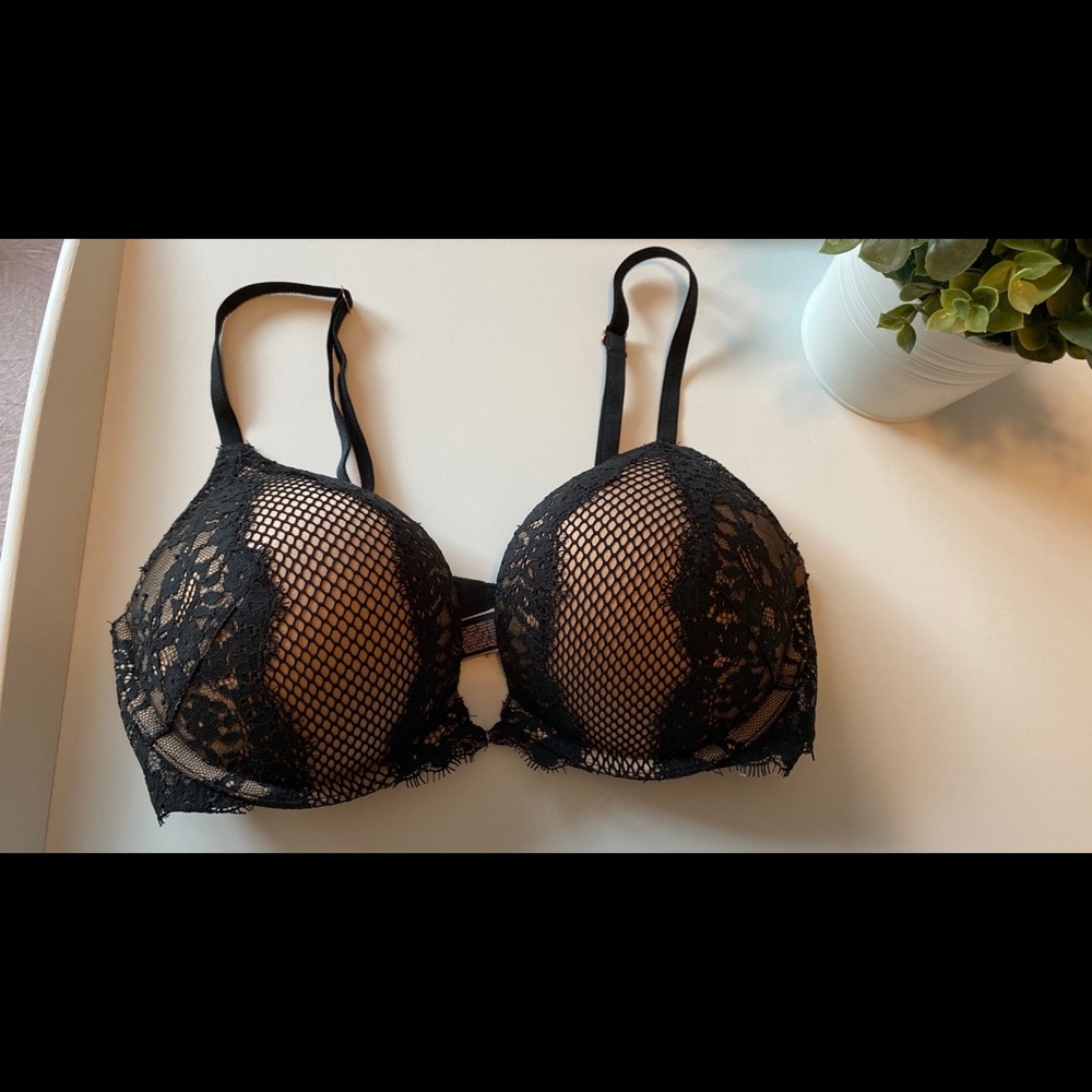 SOLD!!Victoria’s Secret bombshell bra